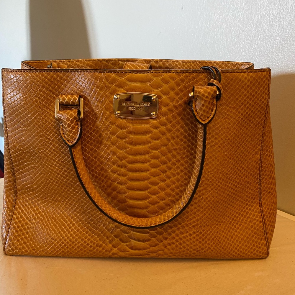 Michael kors purse